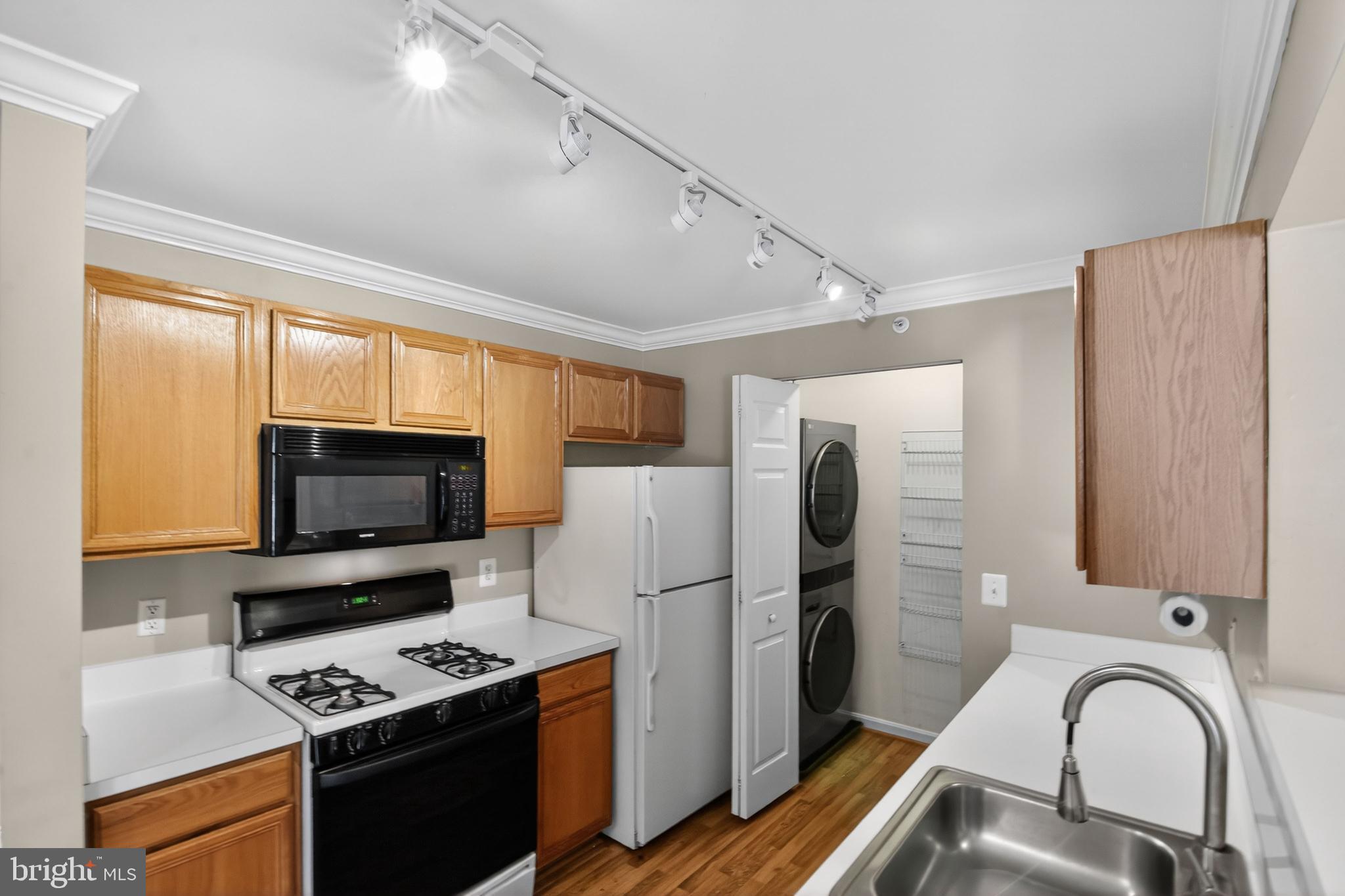 PROSPECT COVE AT LAKESID - Residential