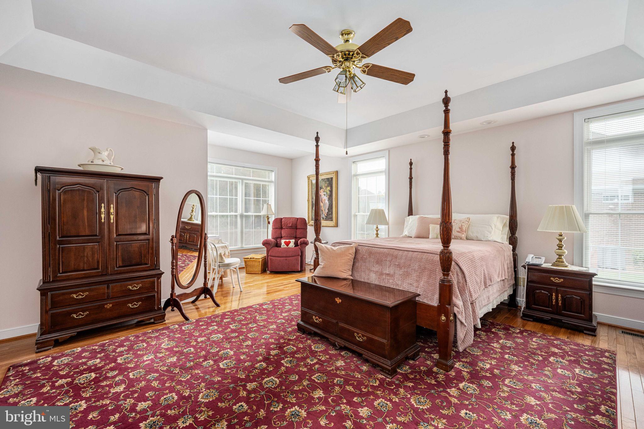 1 LAKEWIND LANE