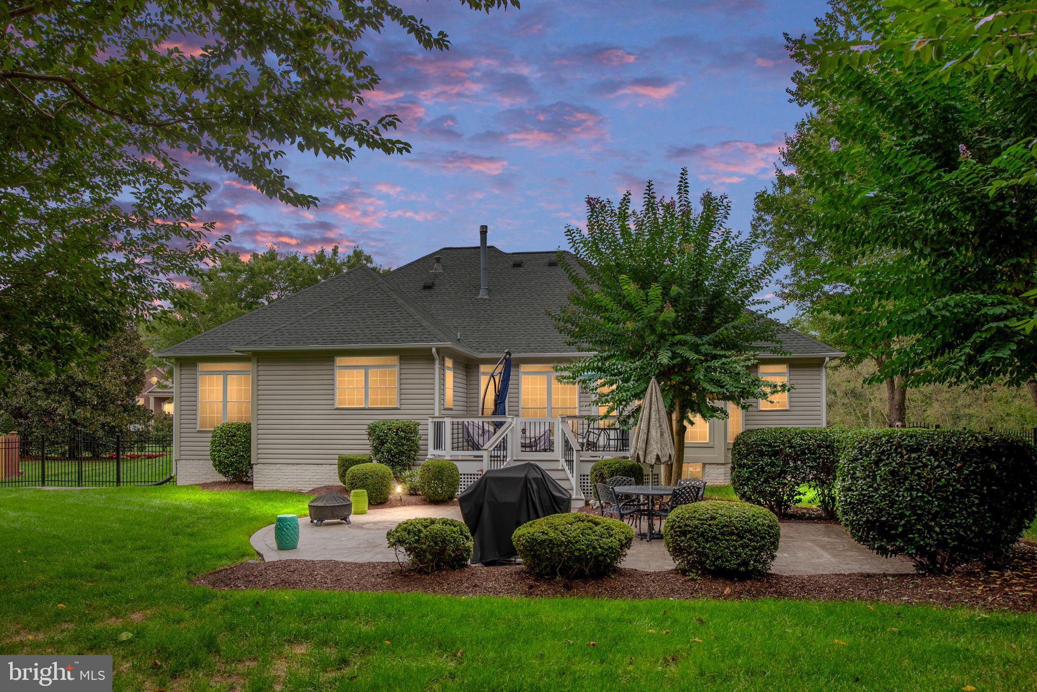 1 LAKEWIND LANE