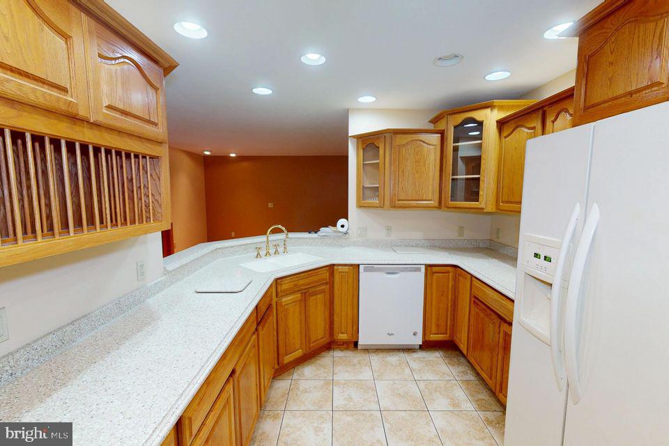 TREASURE LAKE - Residential