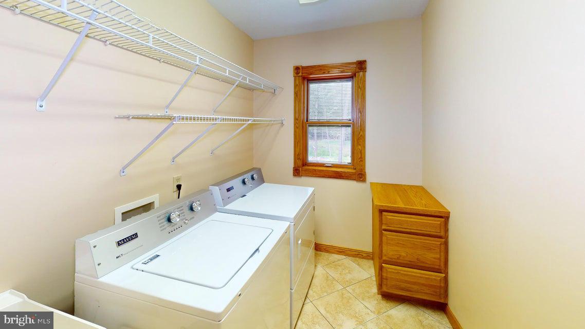 TREASURE LAKE - Residential