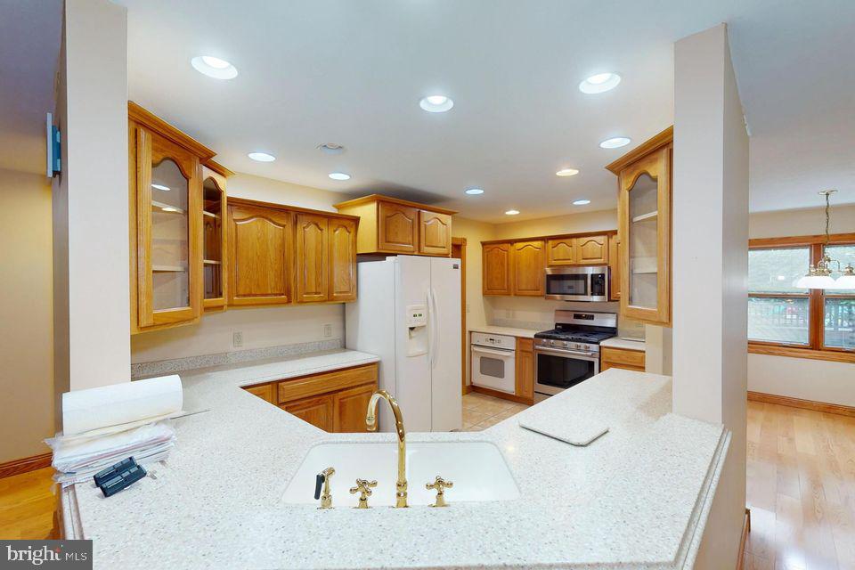 TREASURE LAKE - Residential