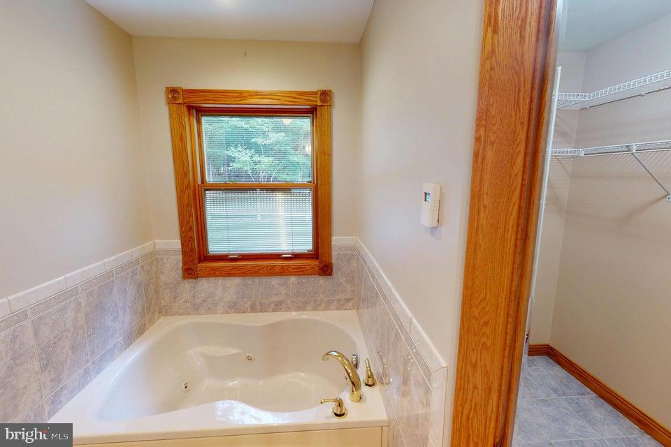 TREASURE LAKE - Residential