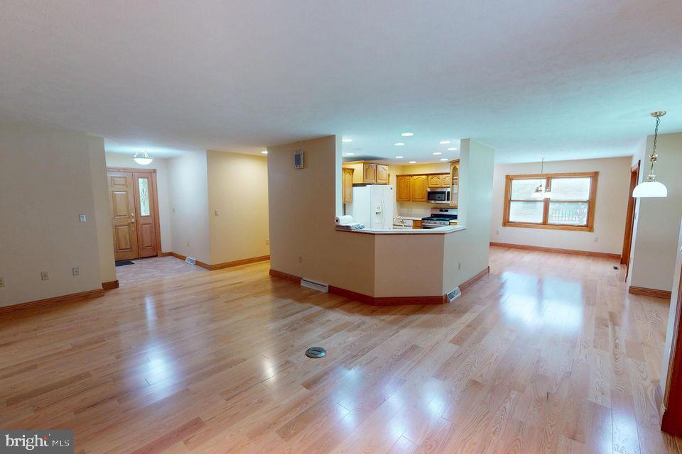 TREASURE LAKE - Residential