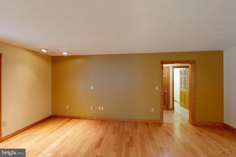 TREASURE LAKE - Residential