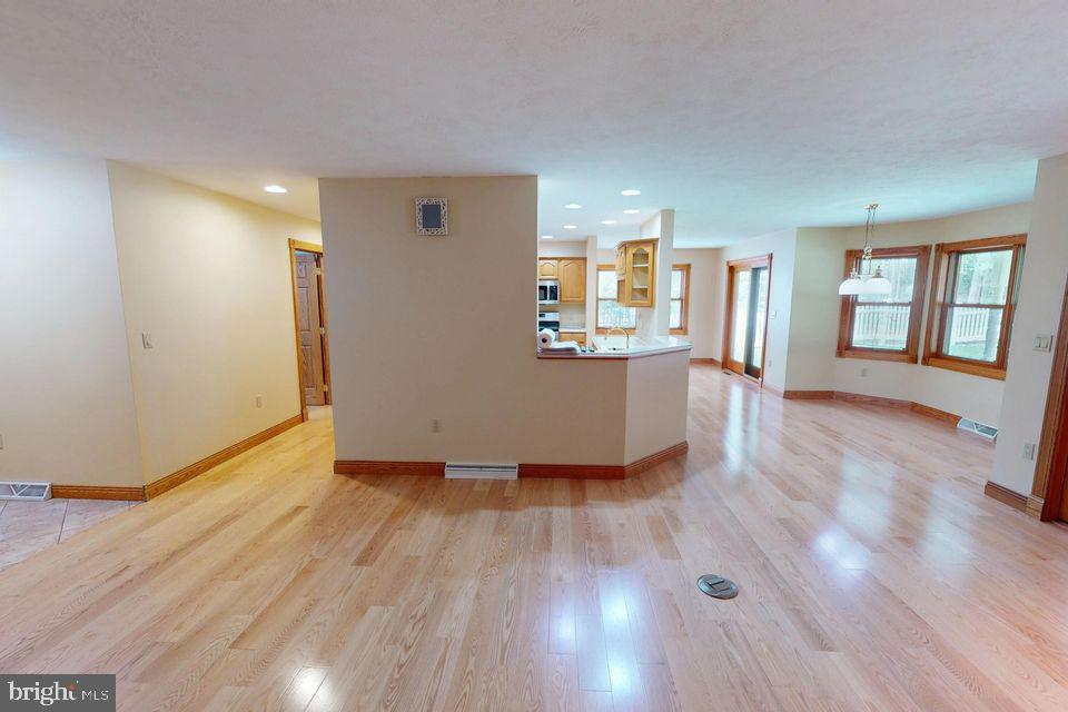 TREASURE LAKE - Residential