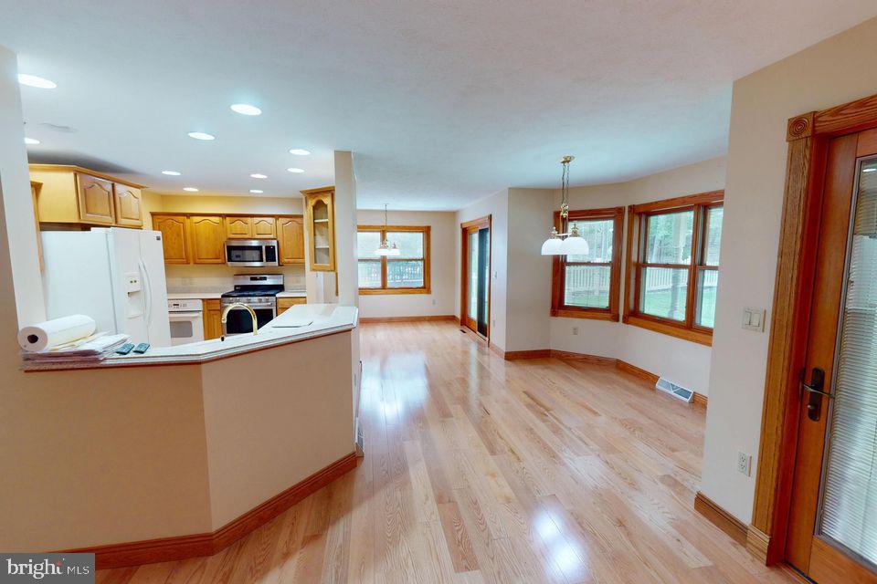 TREASURE LAKE - Residential