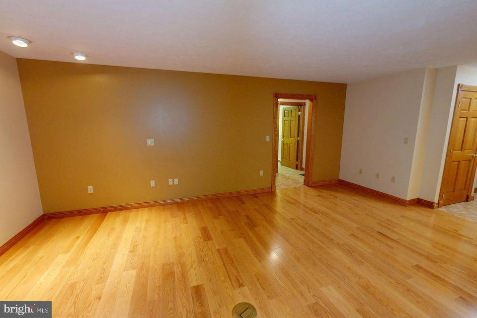 TREASURE LAKE - Residential