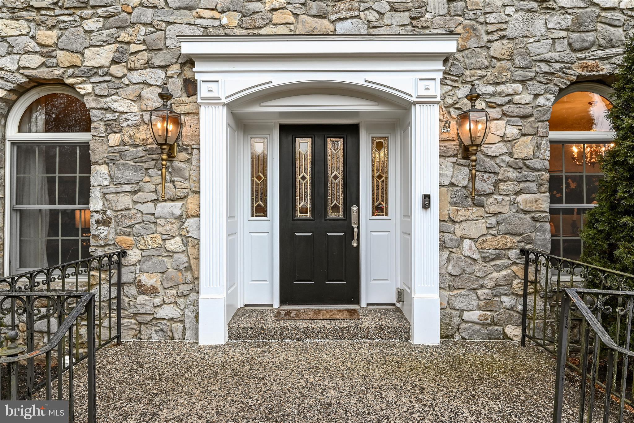 819 ARMISTEAD STREET