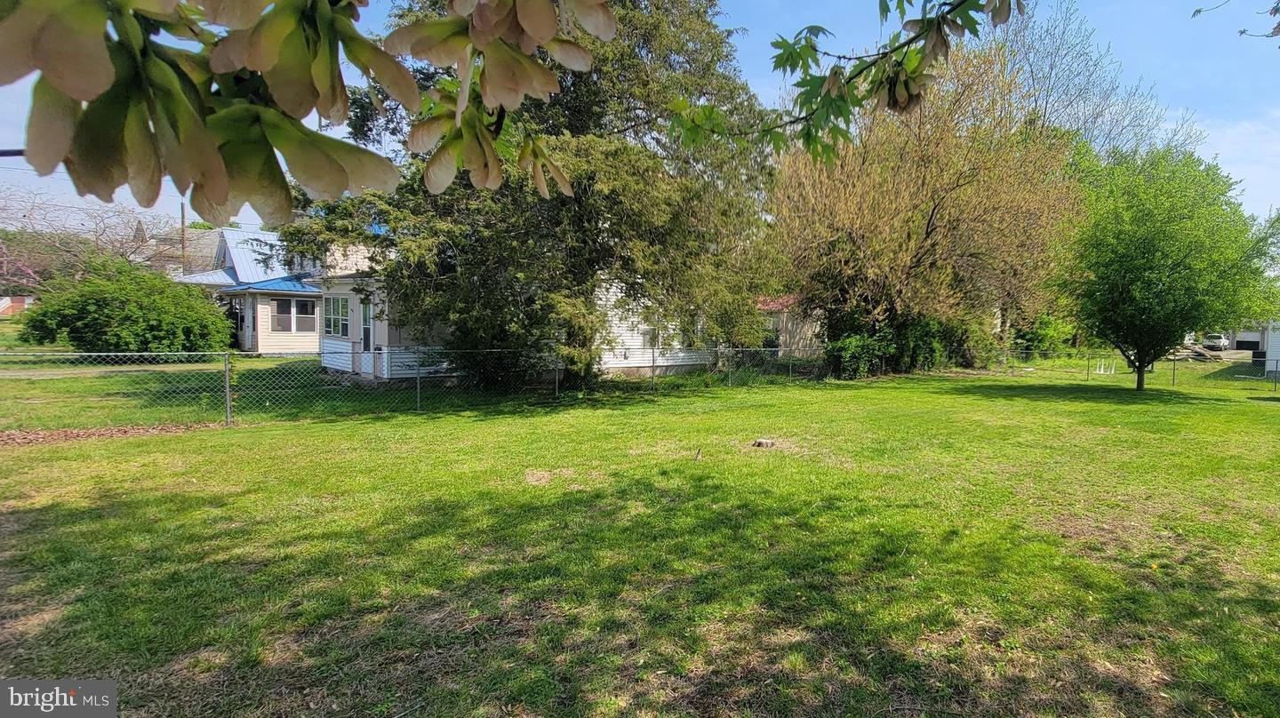 21 W MISPILLION STREET