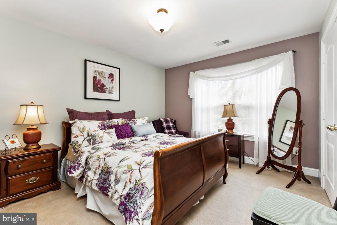 SHANNON'S WAY - Residential