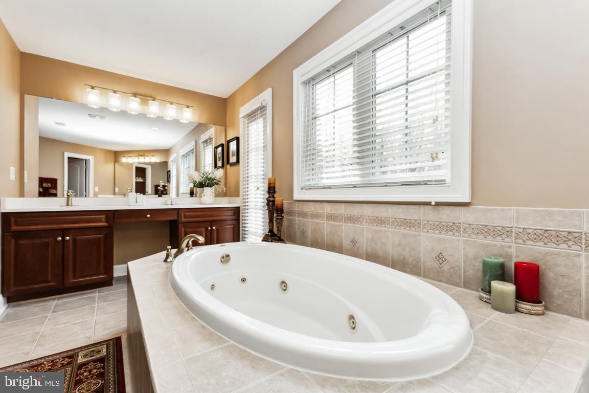 SHANNON'S WAY - Residential