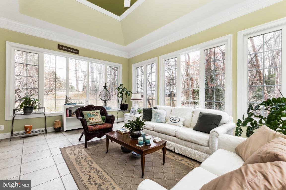 SHANNON'S WAY - Residential