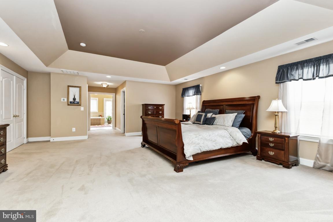 SHANNON'S WAY - Residential