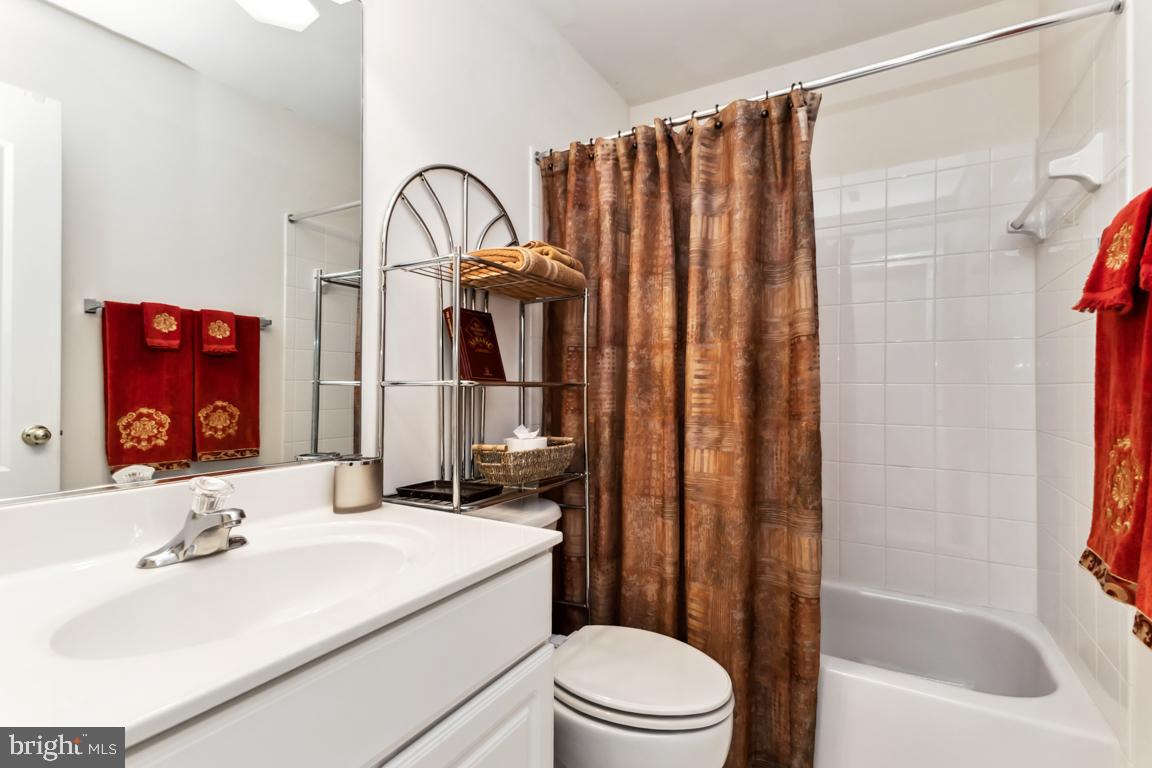 SHANNON'S WAY - Residential