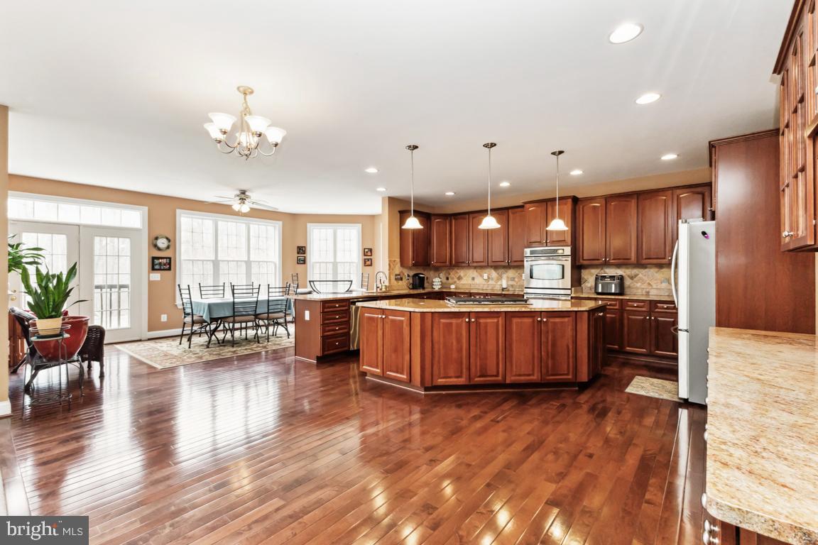 SHANNON'S WAY - Residential