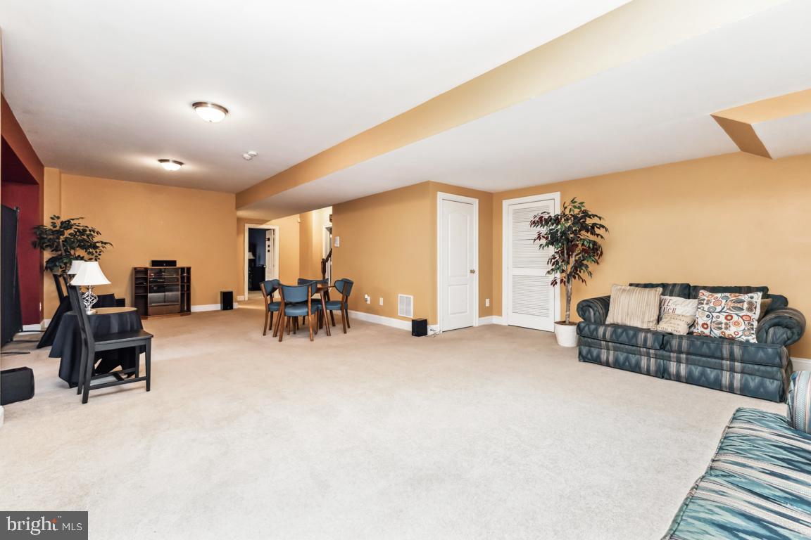 SHANNON'S WAY - Residential