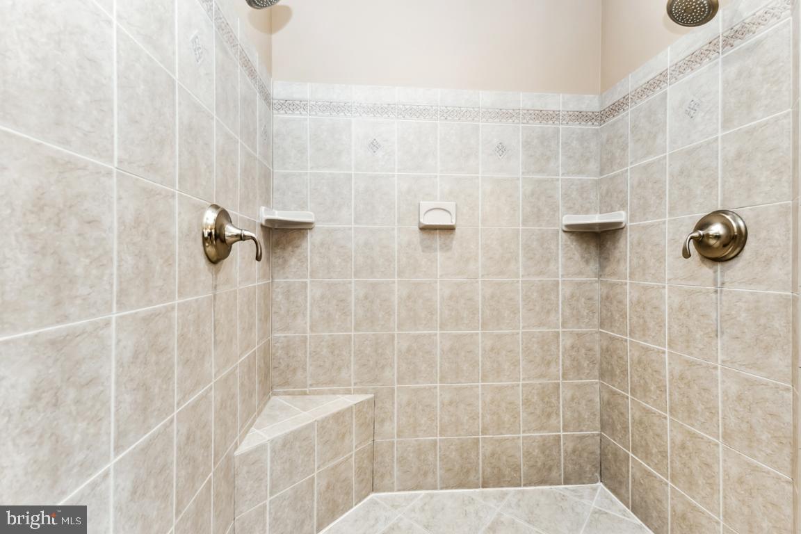 SHANNON'S WAY - Residential