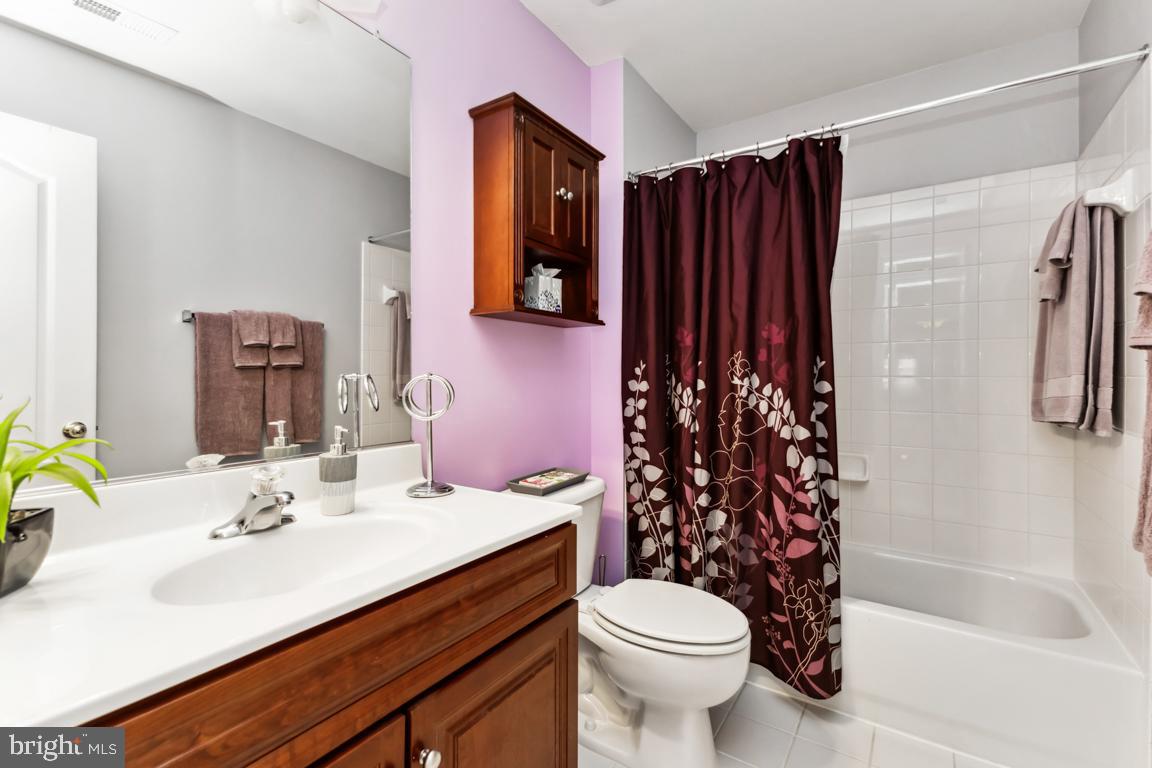 SHANNON'S WAY - Residential