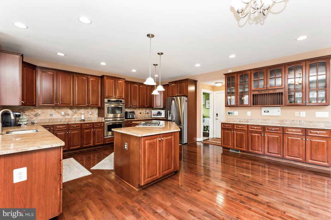 SHANNON'S WAY - Residential