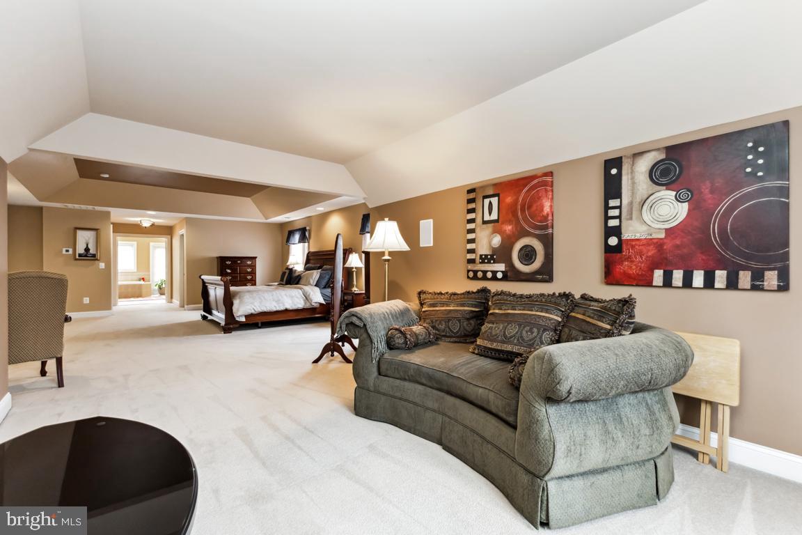 SHANNON'S WAY - Residential