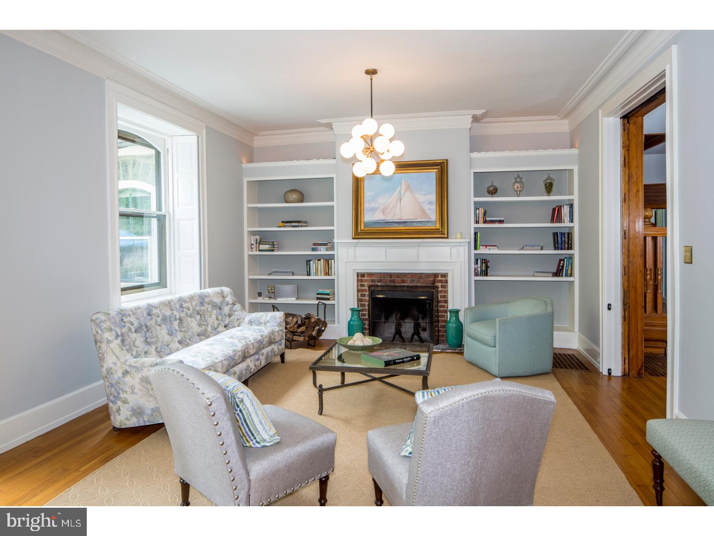 CHESTNUT HILL - Residential