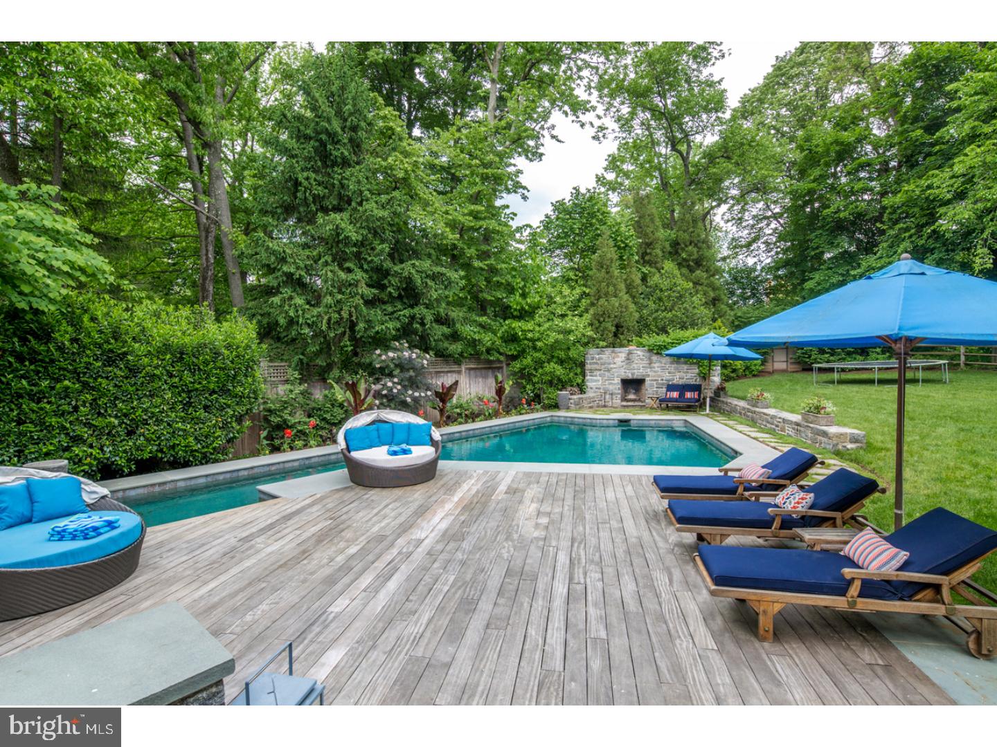 CHESTNUT HILL - Residential