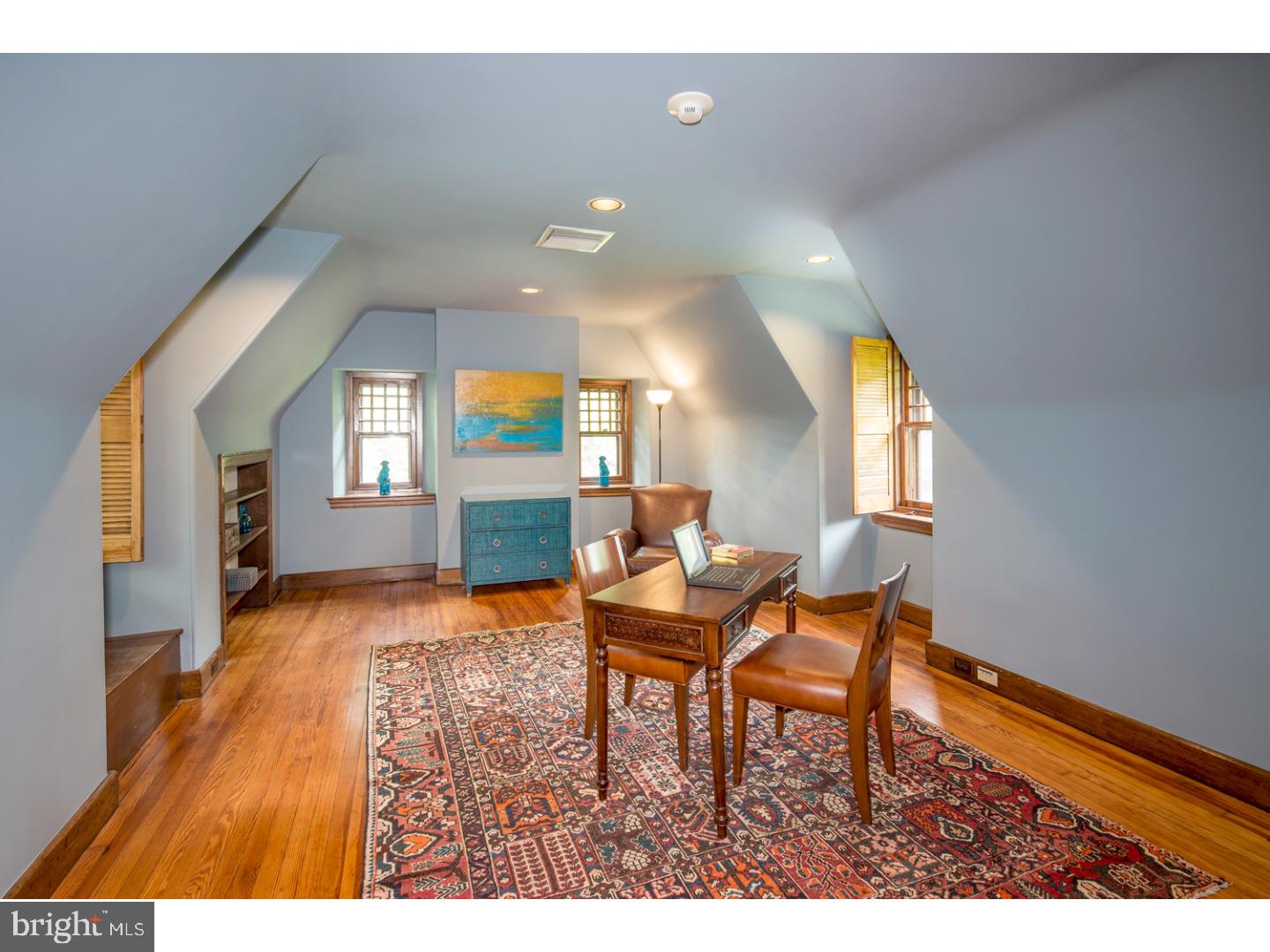 CHESTNUT HILL - Residential