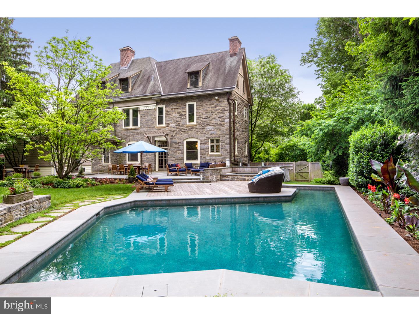 CHESTNUT HILL - Residential