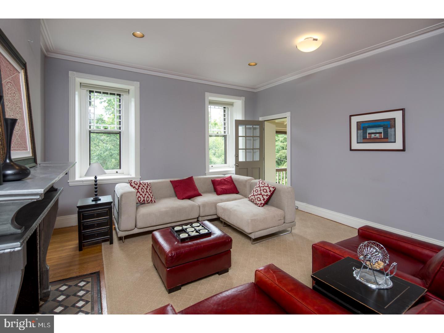 CHESTNUT HILL - Residential