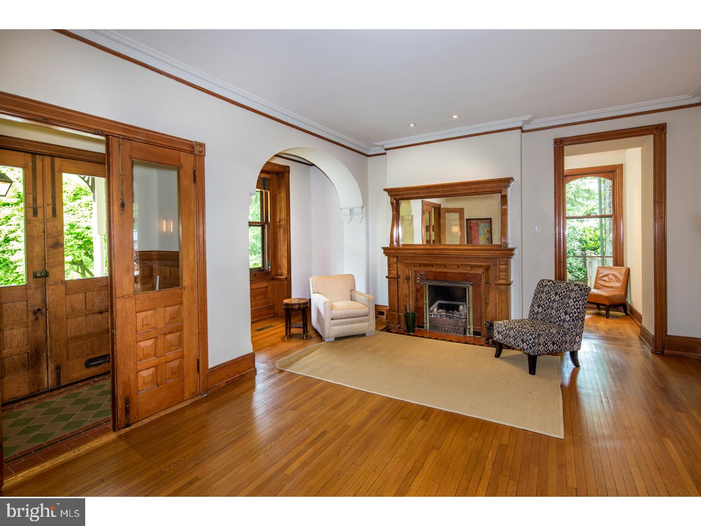 CHESTNUT HILL - Residential