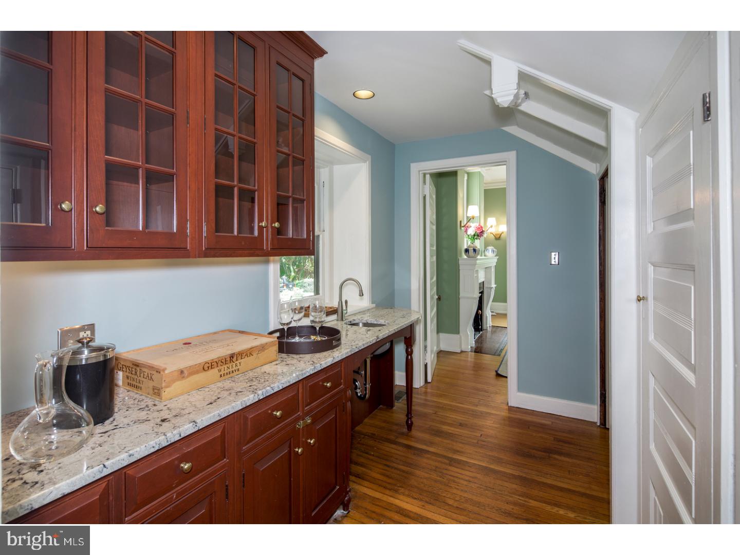 CHESTNUT HILL - Residential