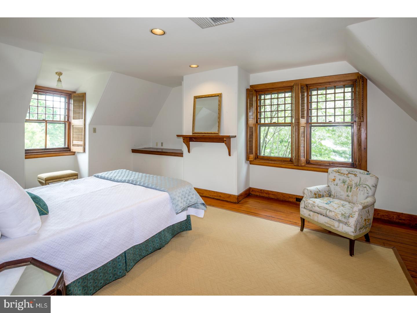 CHESTNUT HILL - Residential