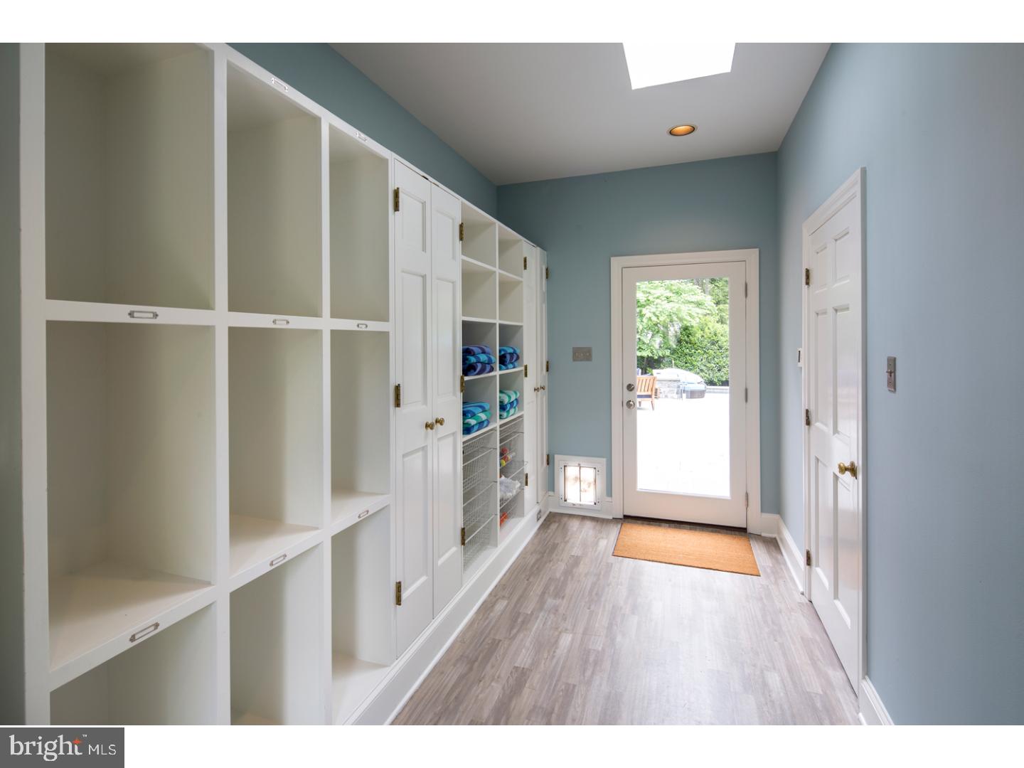 CHESTNUT HILL - Residential