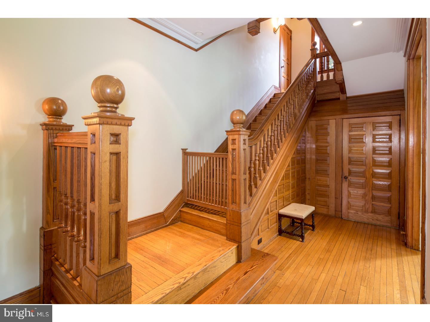 CHESTNUT HILL - Residential