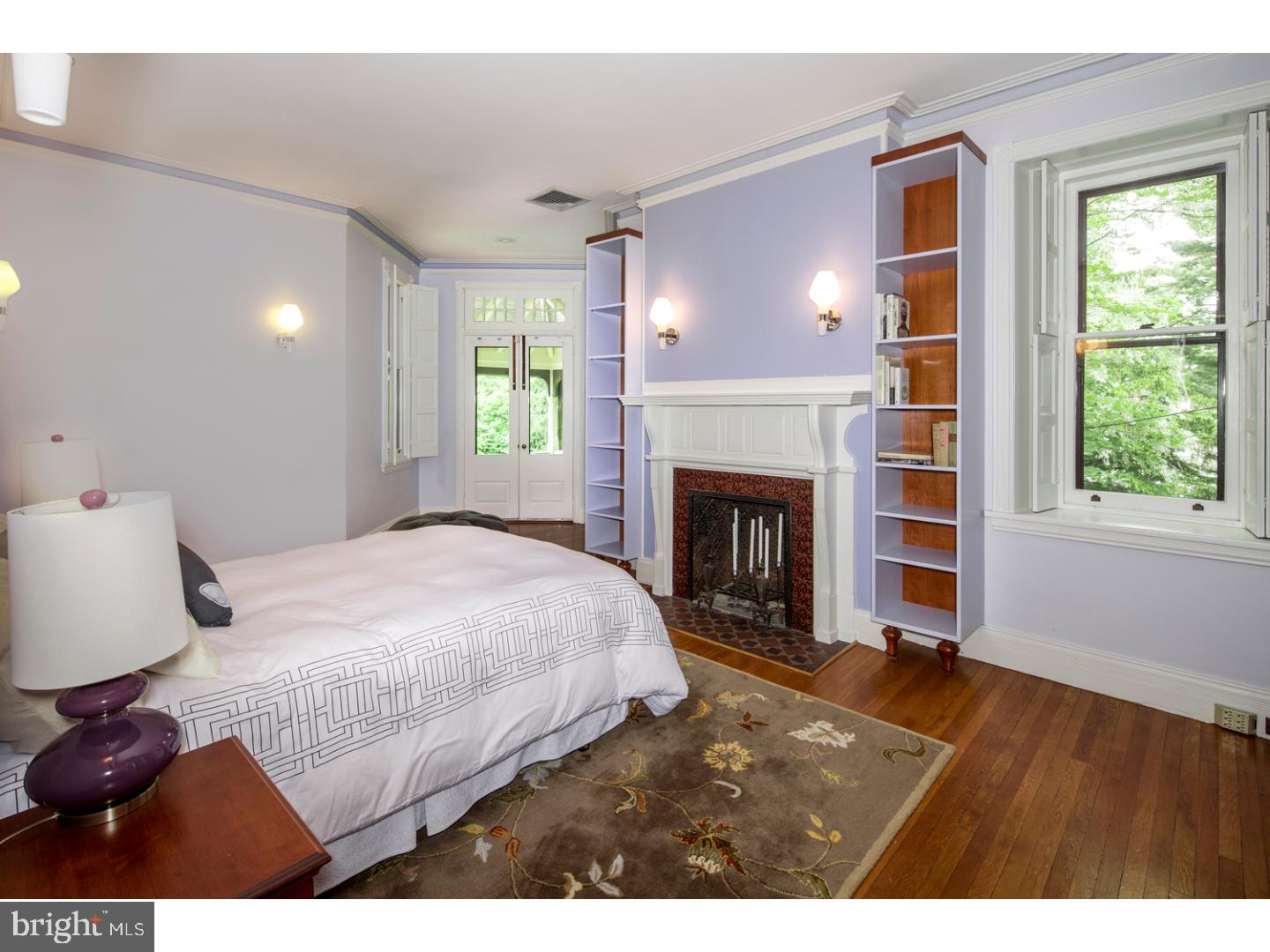 CHESTNUT HILL - Residential