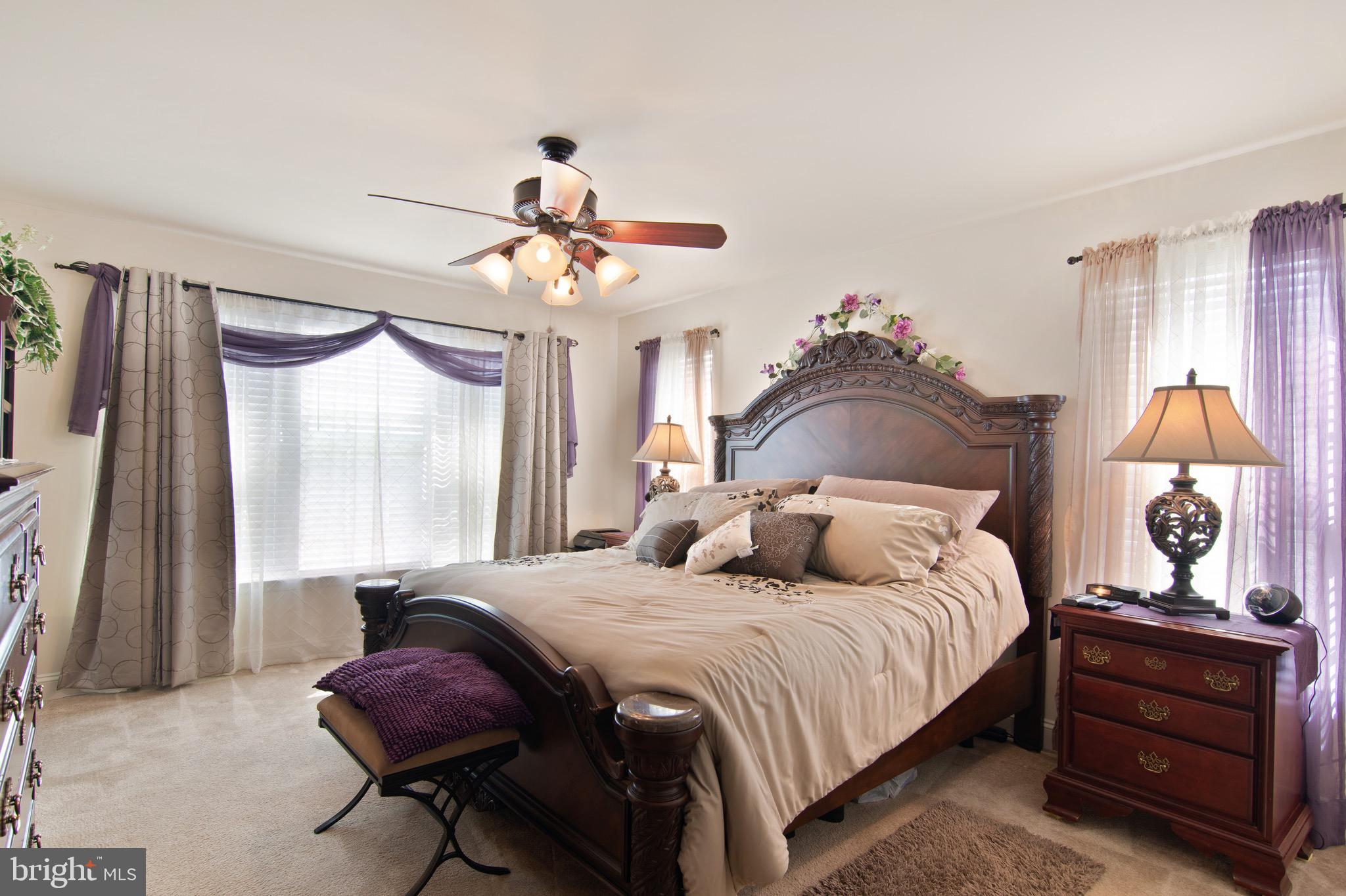 RIVER OAKS - Residential