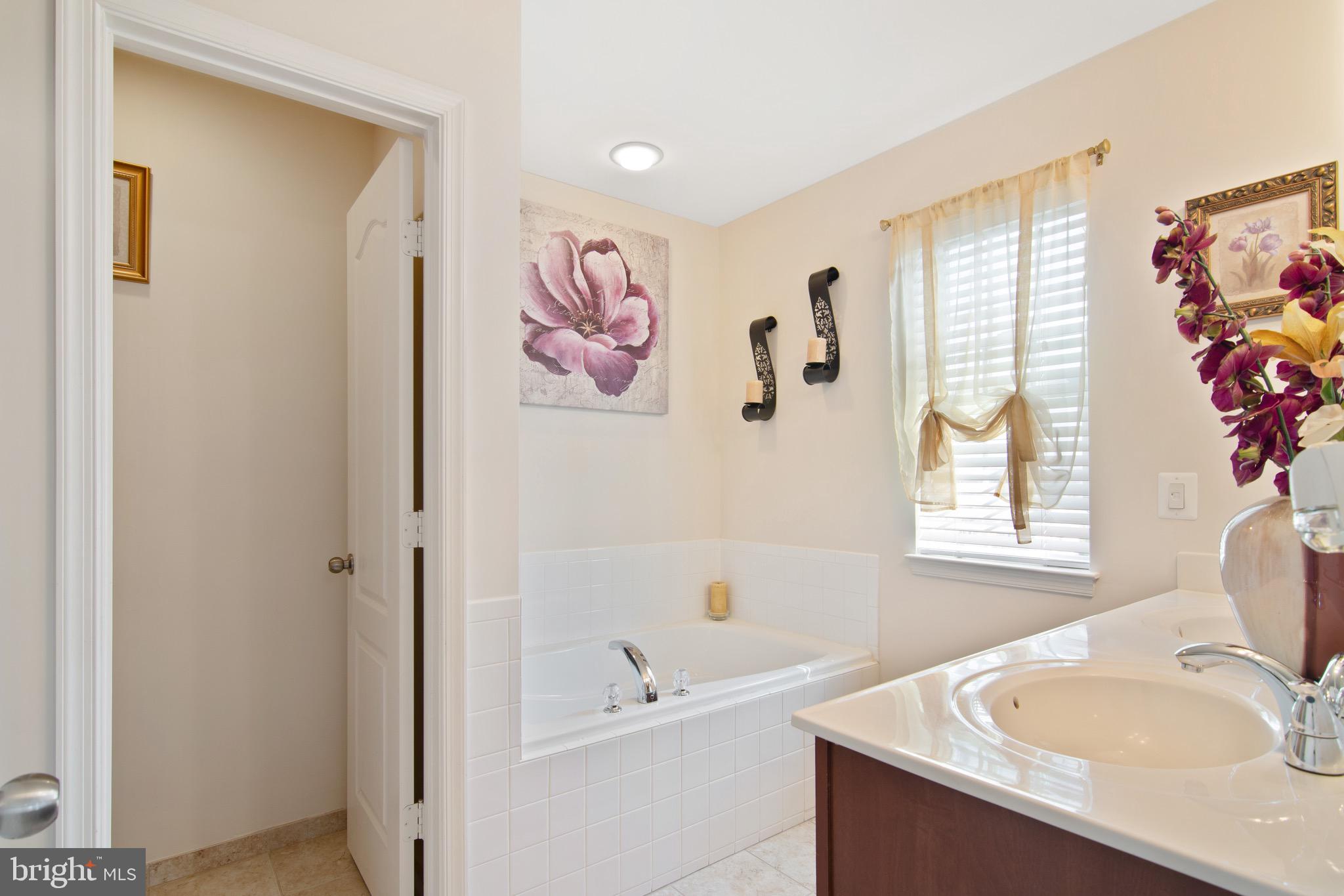 RIVER OAKS - Residential