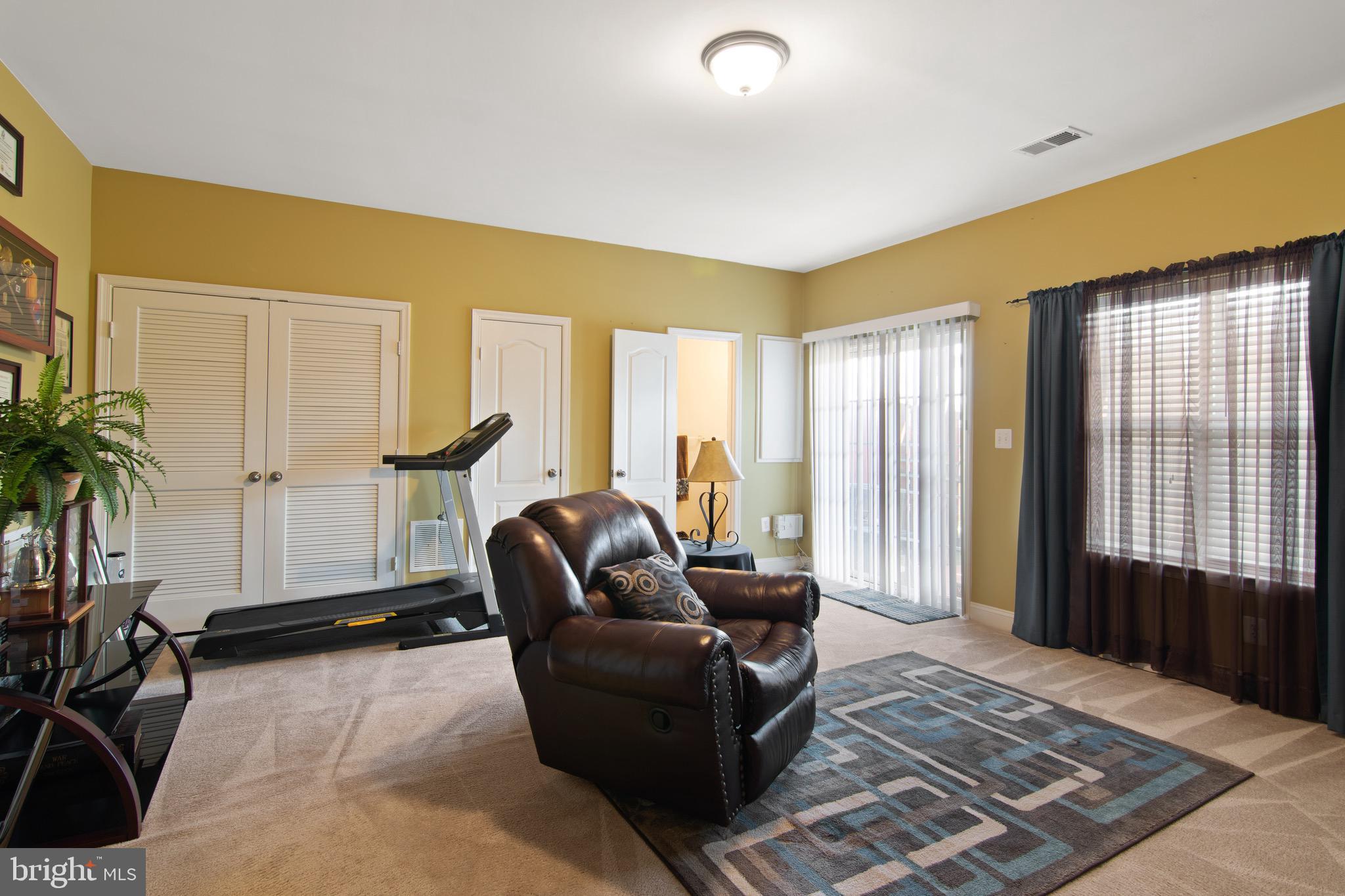 RIVER OAKS - Residential