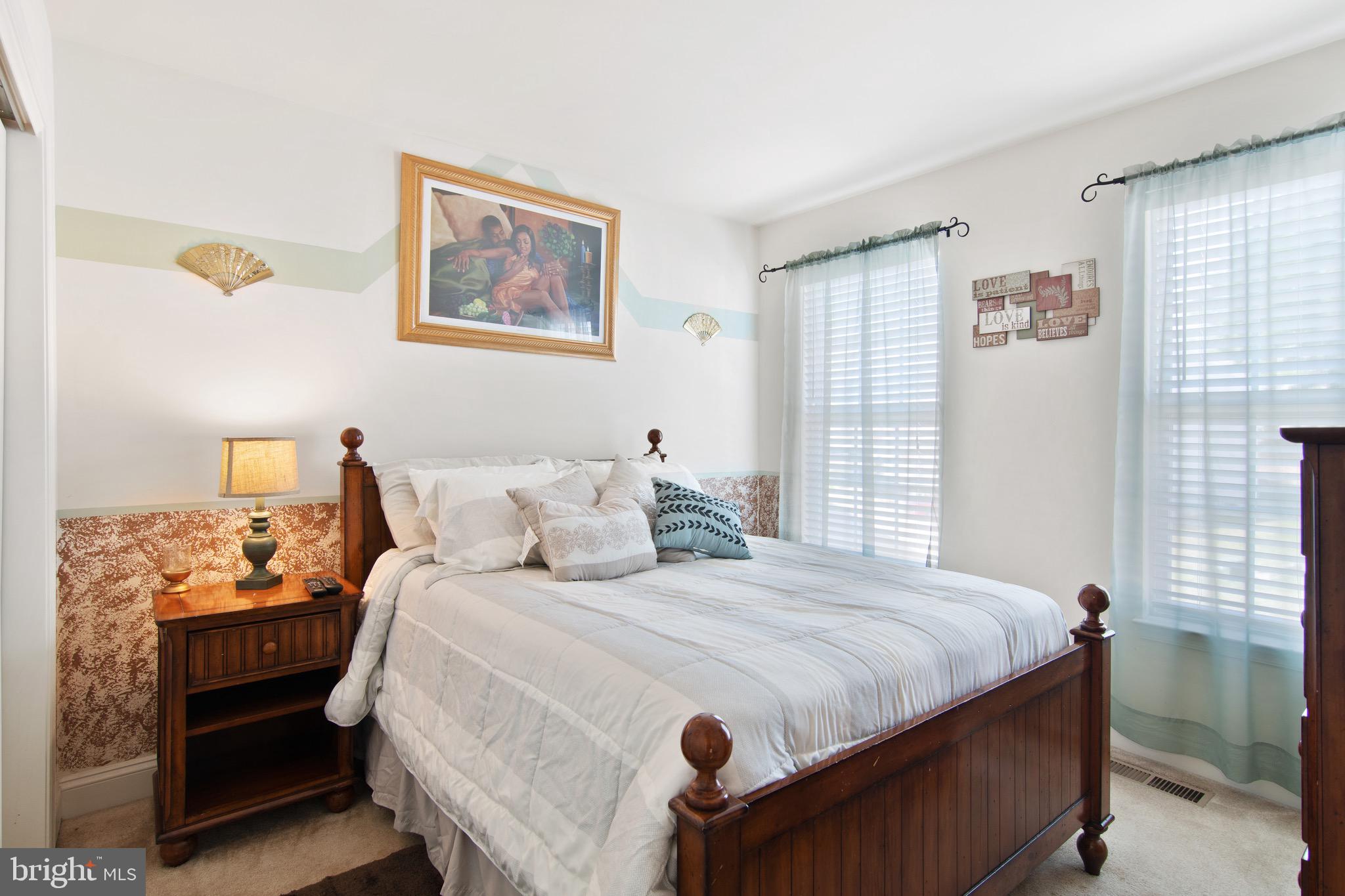 RIVER OAKS - Residential