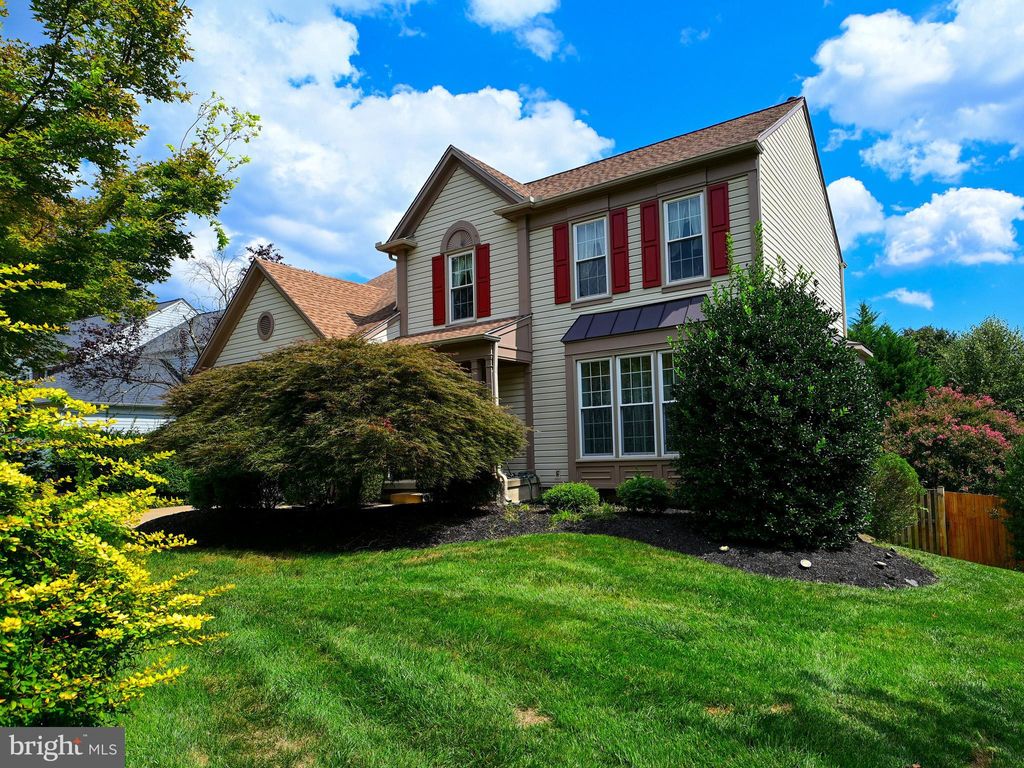 Photo of 12743 Purdham Drive, WOODBRIDGE, VA 22192 (MLS # VAPW2104218)