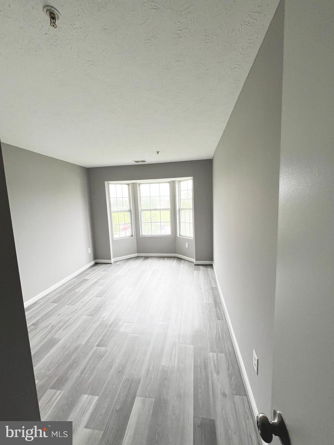 LAKE VIEW - Residential