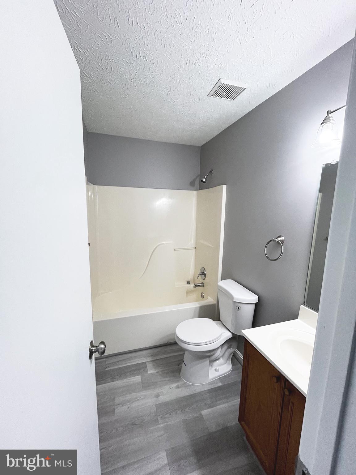 LAKE VIEW - Residential