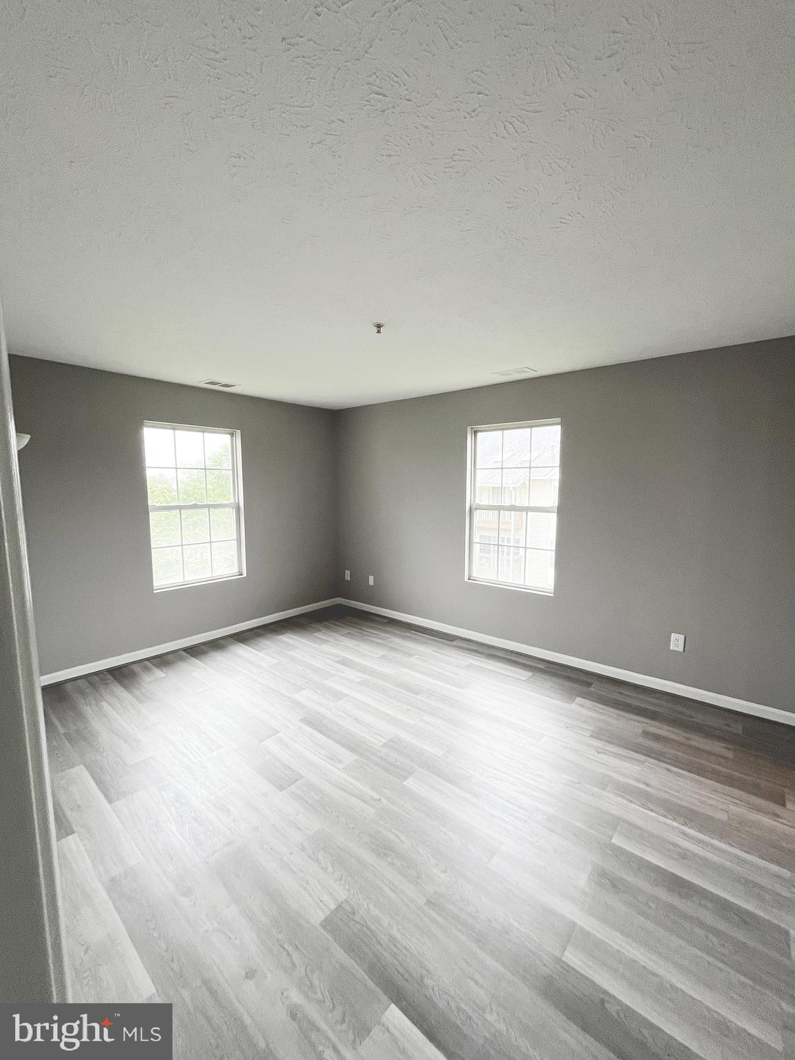 LAKE VIEW - Residential