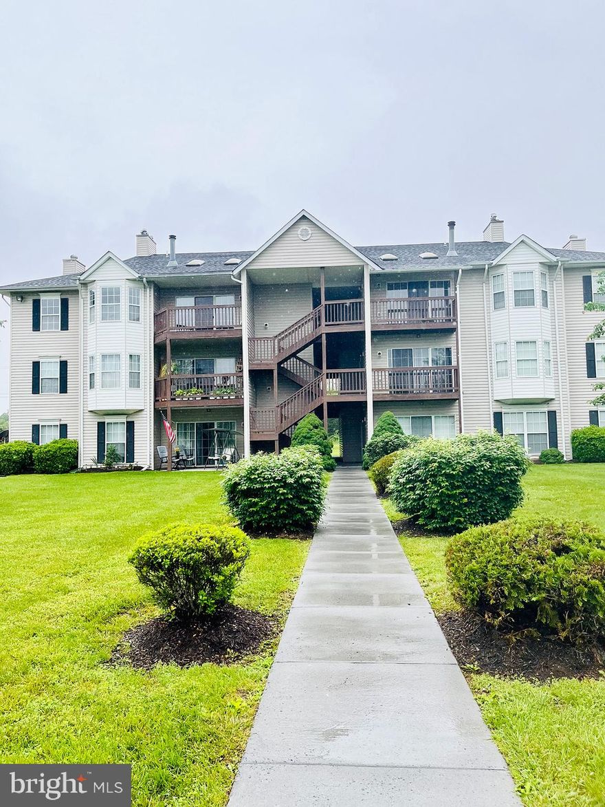 Priced to Sell! Updated penthouse condo with private balcony and amazing lake views. New flooring, new paint, new stainless steel appliances, new lighting, bathroom updates, cathedral ceilings, skylights in the living room, wood burning fireplace, large bedrooms, 2 assigned parking spaces, newer hvac, the list goes on. Close to shopping, restaurants, schools and easy access to I81,I66, commuter routes and more.  
Condo fees include water/sewer/trash/exterior building maintenance