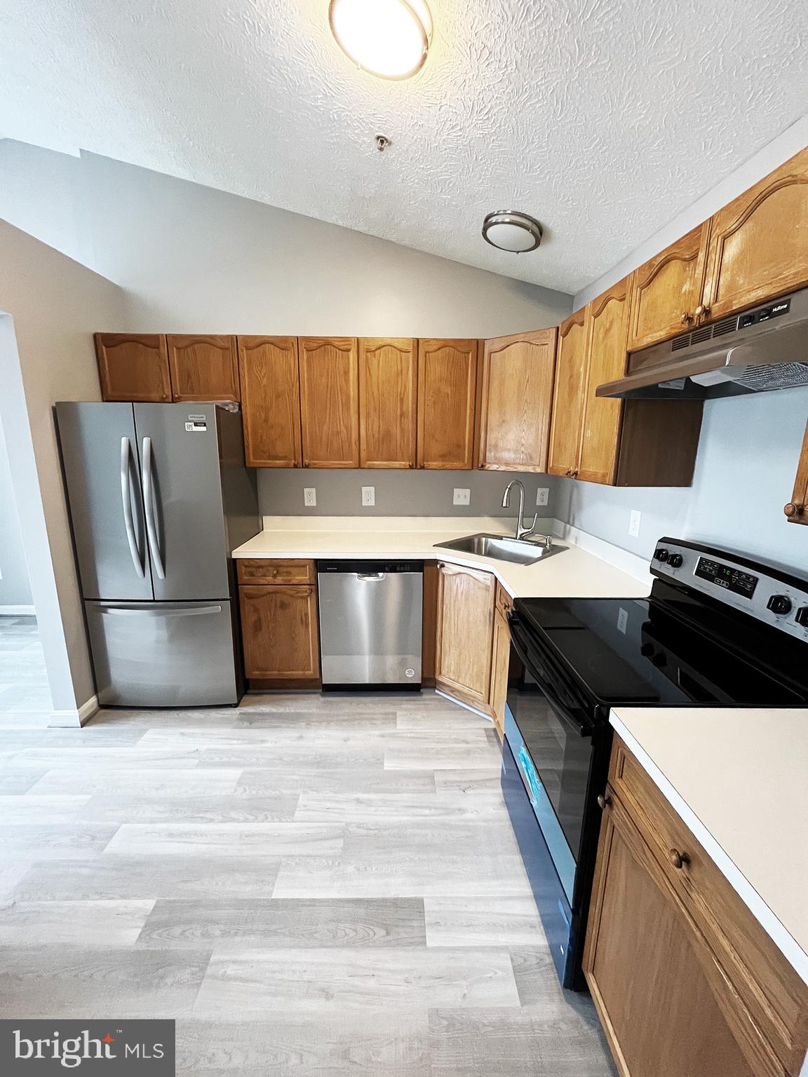 LAKE VIEW - Residential