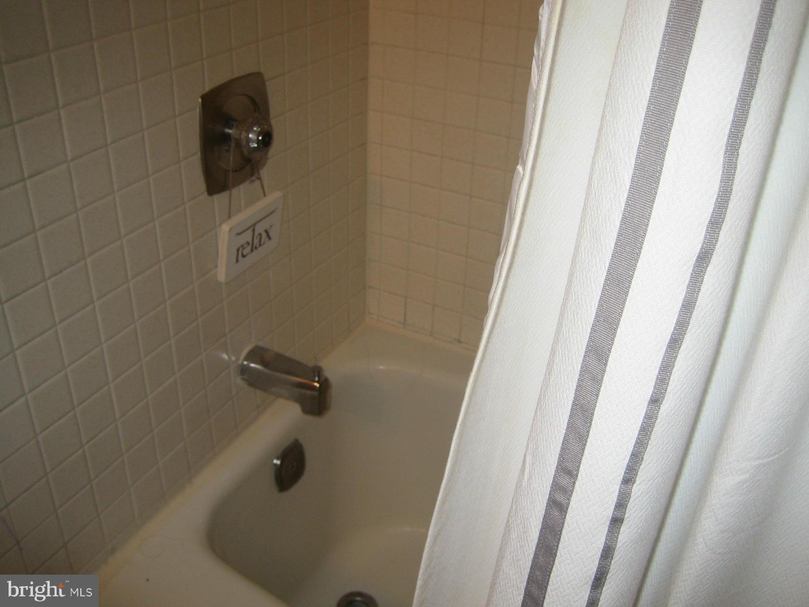 SKYLINE HOUSE - Residential Lease