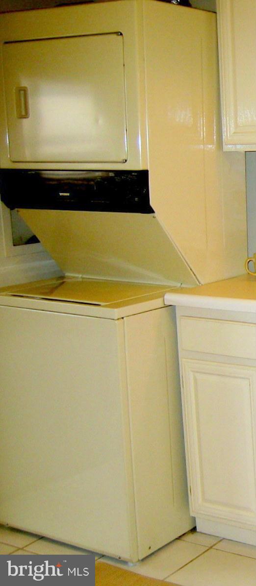 SKYLINE HOUSE - Residential Lease