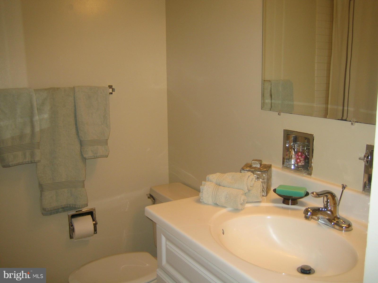 SKYLINE HOUSE - Residential Lease