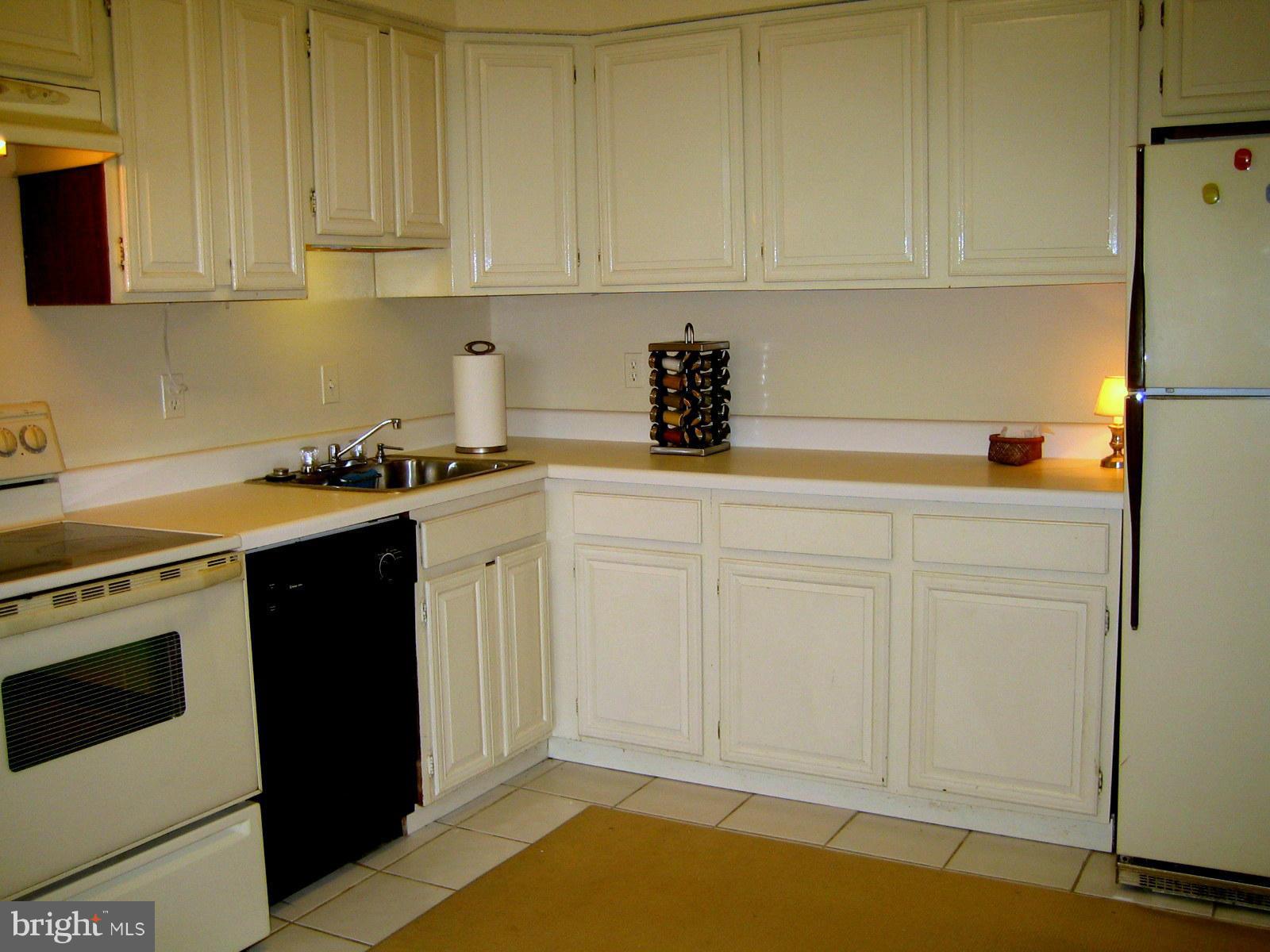 SKYLINE HOUSE - Residential Lease